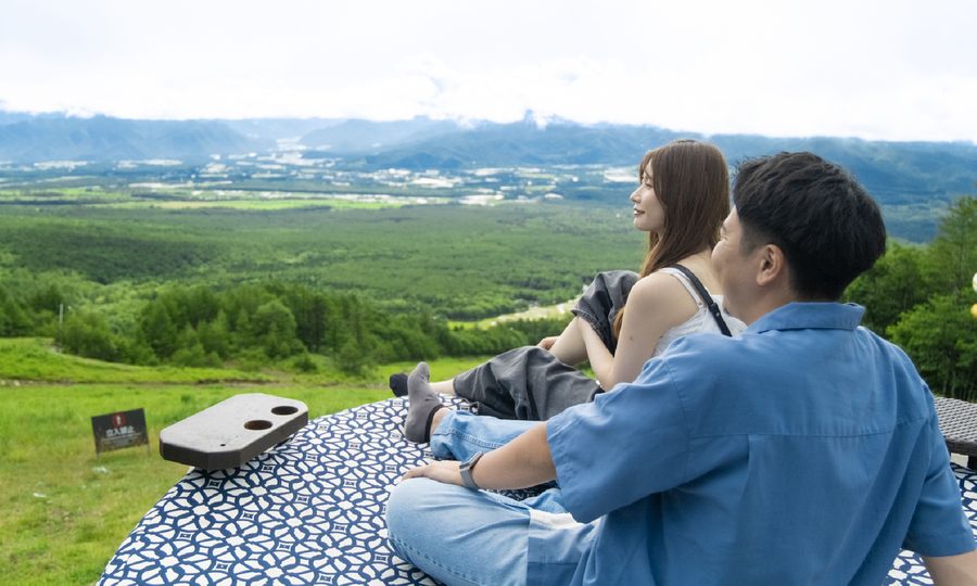 雲海を望む清里テラスのソファ席