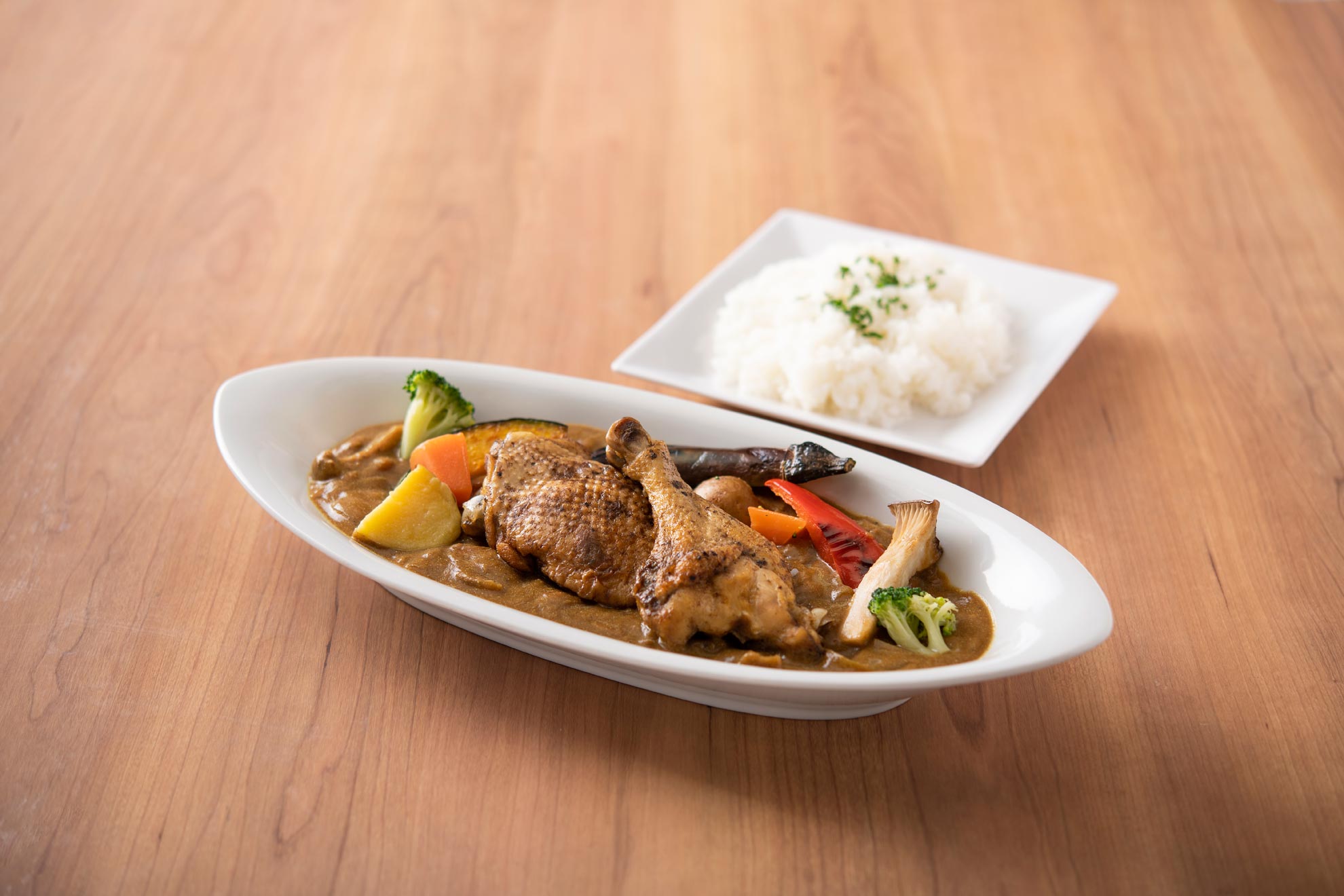 中村農場鶏の骨付きチキンカレー～温野菜添え～